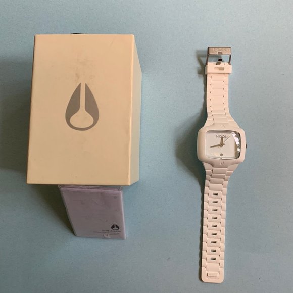 NIXON WATCH - Picture 1 of 6